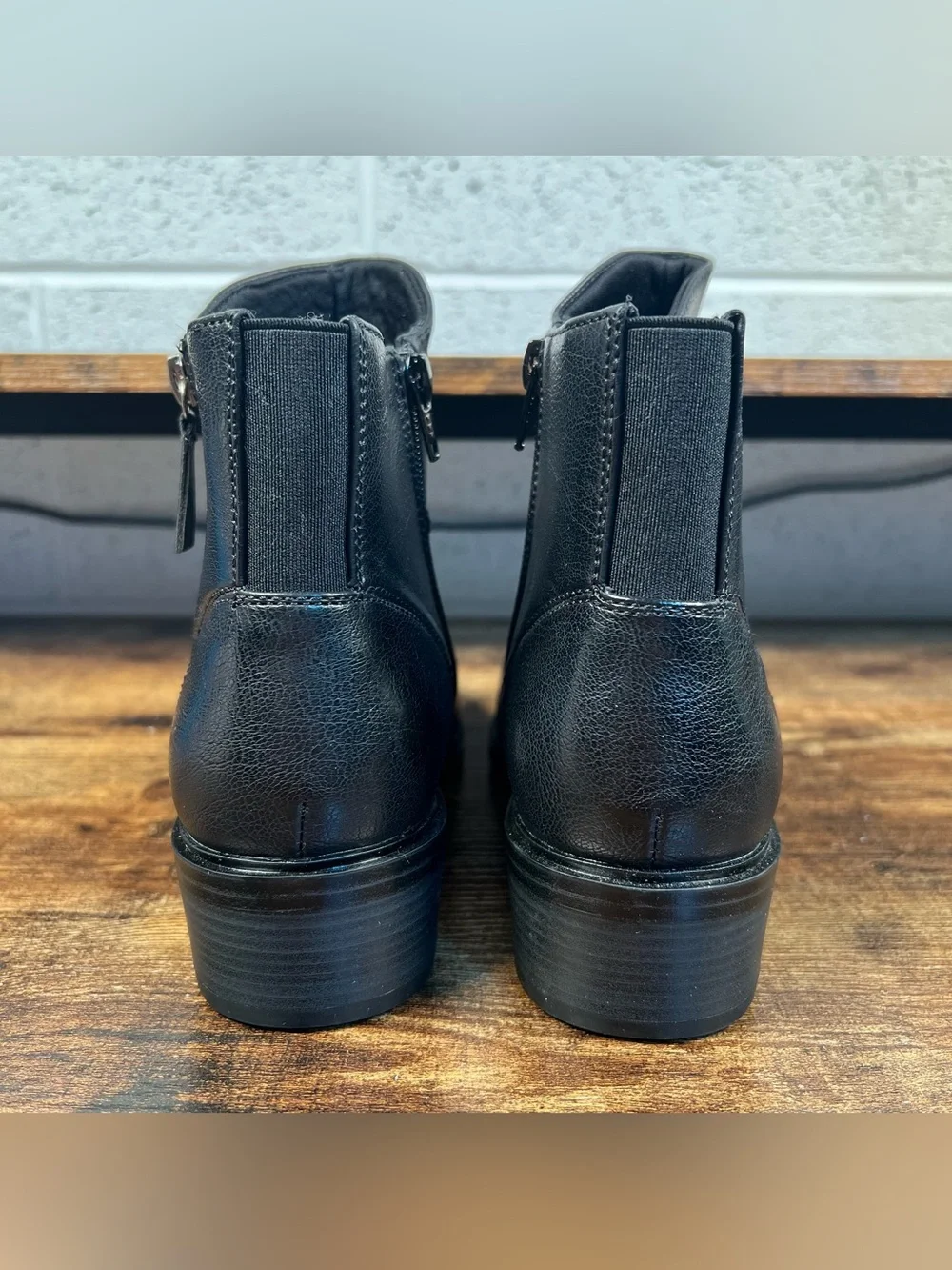 BareTraps Booties Alona Black Boots Low Heel Almond Toe Zip Faux Leather 7.5